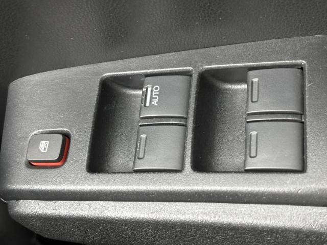 お車に合わせて無料保証以外にも、保証範囲、期間、距離を拡充させた有料保証もご用意しております！中古車の購入が初めてで不安・・・というお客様もご安心ください！