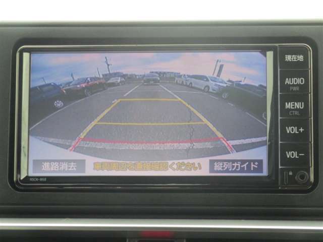 バックカメラ付き♪車庫入れ、バックでの駐車時に後方が見える事での安心感は大きいです☆一度装備したら外せなくなるアイテムです♪