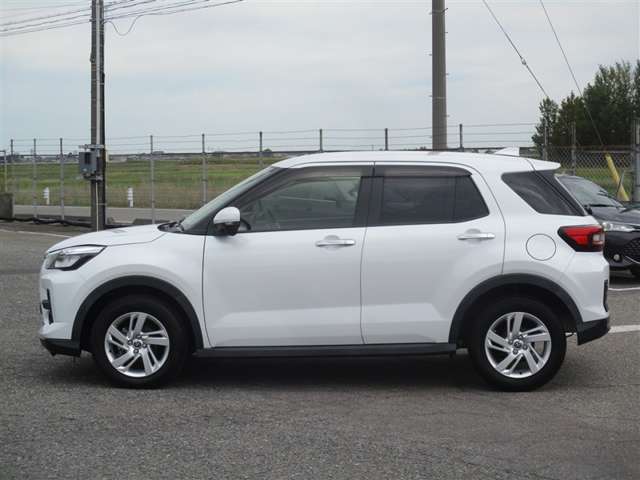 お車に関するご相談はお気軽に店舗スタッフにお問合せ下さい♪豊富な商品知識を備えたスタッフが些細なご相談でも対応いたします♪