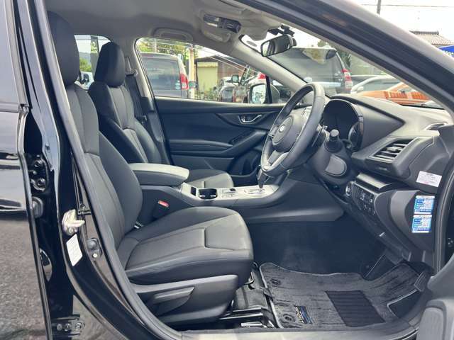 少しホールド感のあるシートが運転姿勢を支えてくれるので、安定感のある座り心地です！