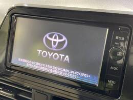 【メーカー純正ナビ】インテリアに溶け込むスタイリッシュな「専用設計」メーカーナビを装備♪視認性や操作性など基本性能にも優れ、より上質なカーライフをお楽しみいただけます。