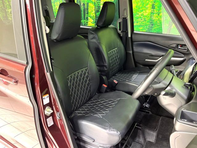 運転席シート廻りは使用感も少なく、良好な状態となっています。丁寧に使われていたことがよくわかりますね。