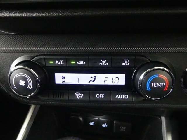 快適ドライブのオートエアコン装備！