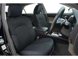 年式を感じさせない無い内装で御座います！マークxならではなシンプルな内装に仕上がっております！！