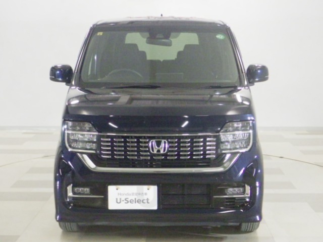 【車両状態証明書付】より安心してご購入頂く為、第三者機関による車両状態証明書を見ながら実車確認できます（フロントガラスのA1減点はほとんどの中古車にあるミリ単位の飛び石傷ですのでご安心下さい）。