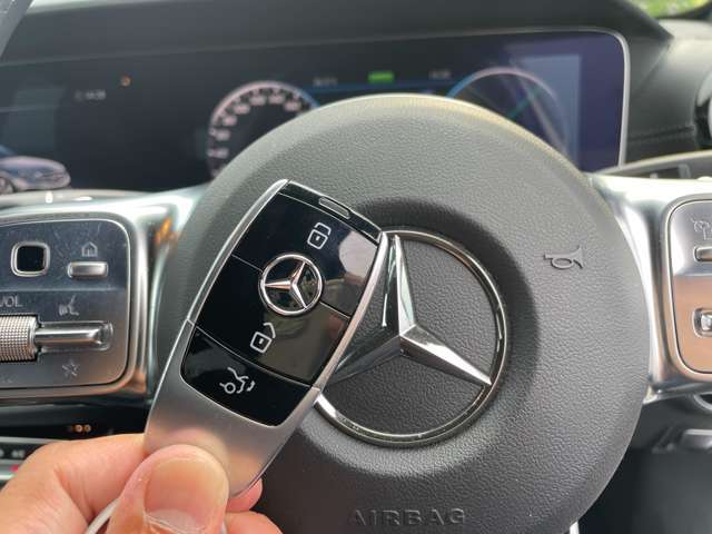LIBERALAでは多種多様の車種をご用意させていただいております。お客様がご納得いくまで、そのお車の持つ特性を五感すべてで感じ取っていただける場をご提供します。