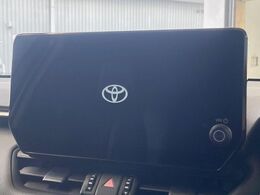 【10.5インチナビ】高級感とインパクトのある大画面ナビを装備。各種オーディオ操作はもちろん、スマホ連携もできる利便性の高いナビです♪