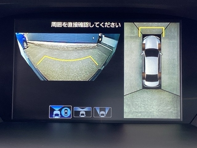 バックカメラも装備しております。車庫入れの苦手なお客様も安心！重宝してくれます！