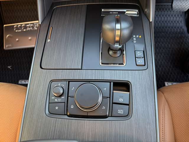 店舗にて現車の確認もいただけますので、お電話で在庫のご確認の上是非ご来店くださいませ！！！