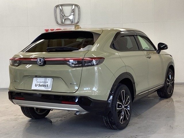 【Honda認定中古車 U-Select】　は3つの安心をお約束します。　1　Hondaのプロが整備した安心。 2　第三者機関がチェックした安心。　3　購入後もHondaが保証する安心。