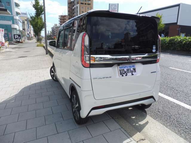 e-Assist（運転支援機能）衝突被害軽減ブレーキシステム［FCM］踏み間違い衝突防止アシスト　車線逸脱警報システム［LDW］＆車線逸脱防止支援機能［LDP］