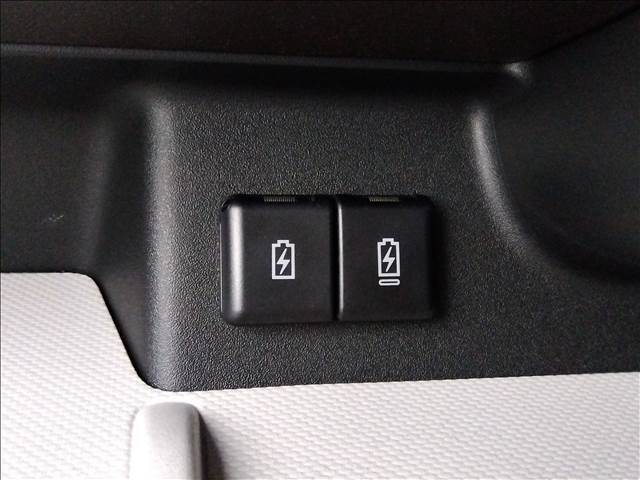 4WD☆禁煙車☆デュアルセンサーブレーキ☆横滑り防止☆車線逸脱警報☆両側パワースライドドア☆LEDオートライト☆オートハイビーム☆前席シートヒーター☆マルチユースフラップ☆クリアランスソナー☆
