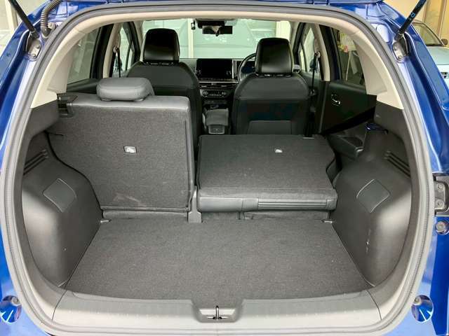 シートアレンジ次第では様々な荷物を積むことができます。
