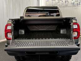 純正ベッドライナー＆RETRAX　シャッター式トノカバー　付き！！