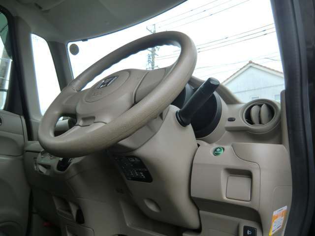 外装も内装もすべて専門スタッフがやっておりますのでとても綺麗に仕上げをさせて頂きます。
