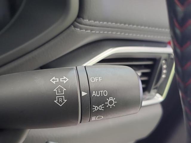 国産車から輸入車まで多様なお客様のニーズのお応えできるように、全国規模で豊富な在庫展開！車のことならWECARSへ！