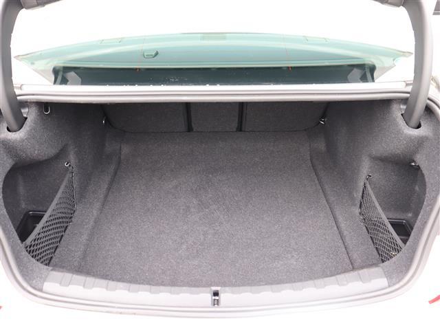 バックオーダーをご利用いただければ、希少なお車や、特定の装備のついたお車など、お客様からのご要望に応じて全国ネットワークからお探しさせて頂きます。