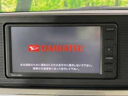 【ディスプレイオーディオ】お持ちのスマホやMP3プレイヤーとの無線接続で音楽再生が可能！コードで繋ぐわずらわしさも無く、手軽にお気に入りの音楽を楽しめます。