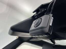 【ドライブレコーダー】映像・音声などの運転中の記録を残します。事故などを起こした起こされた時の証拠になりえますので、もしも時でも安心ですね。