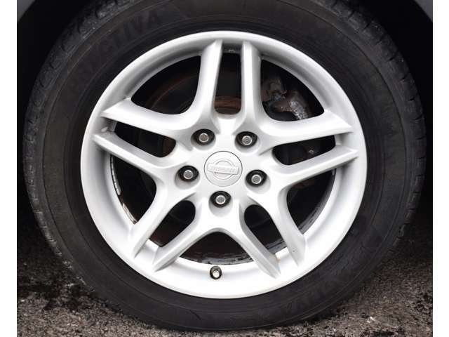 ご成約のお客様にタイヤ4本新品にて納車致します！（当社指定タイヤ）　205/60/15