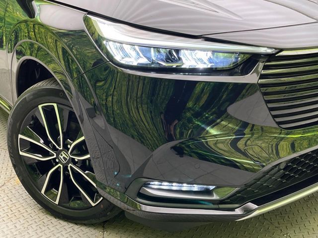 【シーケンシャルターンランプ付きLEDヘッドライト】人気の『流れるウィンカー』付きのLEDヘッドライトを装備♪高級感はもちろん、点灯時は存在感たっぷりで他車からも認識されやすく安心です。