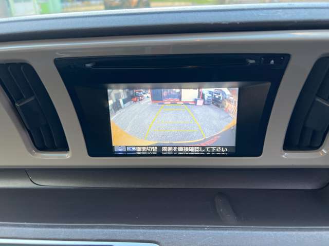 純正ディスプレイオーディオ装備！バックカメラ付いています！