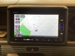 ナビゲーションはフルセグTV、インターナビ対応のGathers純正メモリーナビを搭載しています。Bluetoothオーディオ機能がありますので、スマートフォンなどの音楽も再生できます。