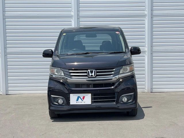 弊社では、全車『修復歴なし』のお車のみ取り扱っております。専任バイヤーによる厳選した仕入れの後、入庫後の車両チェックを行い、ネクステージが認定した高品質な中古車をご提供しております。