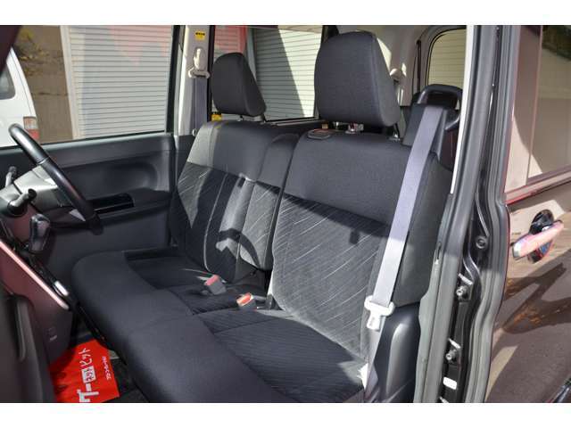 同乗者もキレイなシートで快適です☆