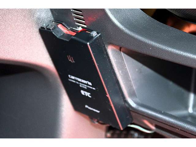 ETCを装備しております。高速を使用するときお財布を探さなくてもいいので便利です。