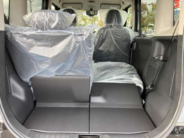 実際に店舗にご来店いただいた時と同じように、LIVE動画でお車の詳細や装備を見ることができます！