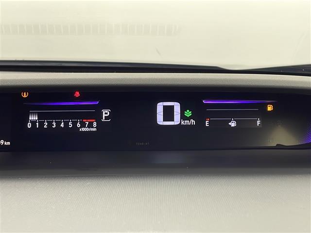 【スピードメーター】メーターがシンプルで見やすく運転しやすいですね！