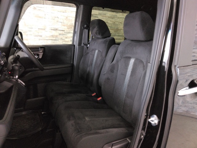 座り心地の良いシートが採用されています。シートヒーターがついているので寒い時期も快適です！