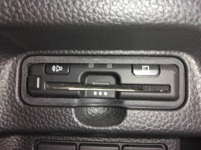 ETCがついているので、有料道路を利用する際に料金所の通過がスムーズです♪