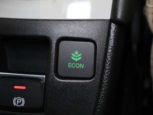 ECONスイッチの効果とあなたの運転で、クルマと力をあわせ「燃費向上＝ガソリン代の節約＝CO2 削減」のチャレンジをお楽しみください。