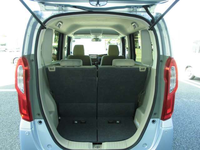 使いやすいラゲッジルームです