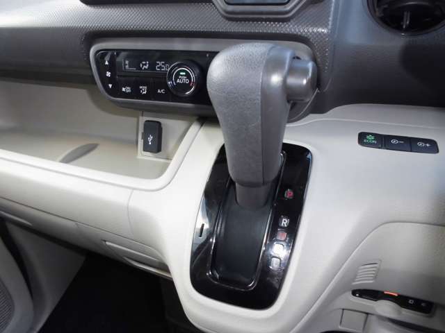 シフトレバーです