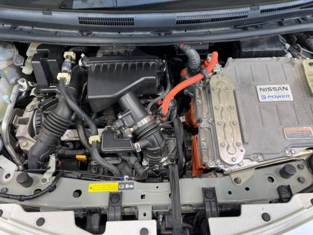 親切・丁寧な専門メカニックスタッフが応対！・車検・点検整備・事故等の修理などアフターサービスも安心。お車のカスタマイズもネクステージのサービススタッフまでご相談ください！