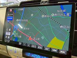 9型ナビ　フルセグ　バックカメラ　Bluetooth　DVD/CD　再生