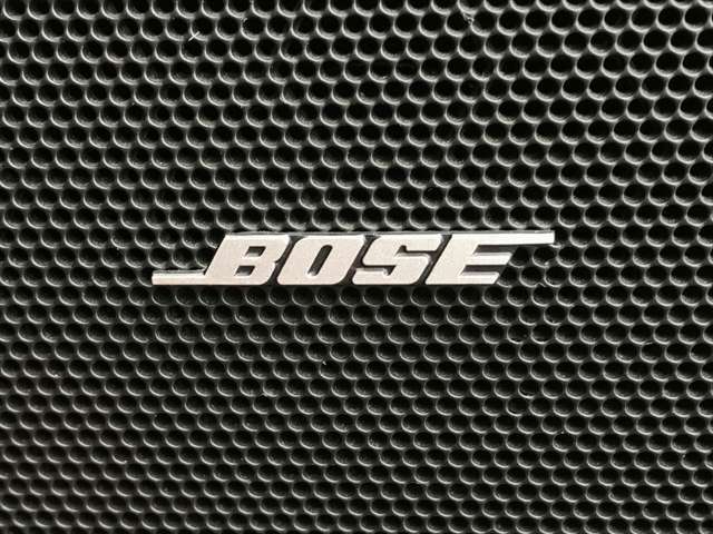 【BOSEサウンドシステム】高性能スピーカーで広がりのある、包み込むような音を体感してください。