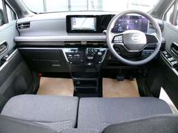 車内。視界も良好でストレス無く快適なドライブをご提供できます♪