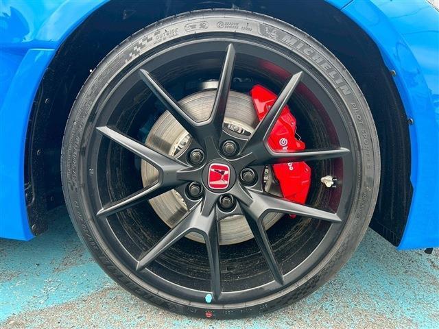 当店のお車をご覧いただきましてありがとうございます。お車についてのご質問やお見積りのご依頼、ご購入にあたってのご相談などお気軽にお問い合わせ下さい！