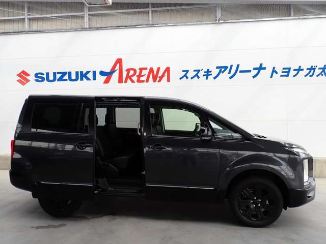 ★両側パワースライドドア★狭い駐車場や壁際などでの乗降りに便利！操作はワイヤレスリモコン、室内のコントロールスイッチ、ドアハンドルで行えます！お子様がいる家庭など欲しい装備の1つですよね★