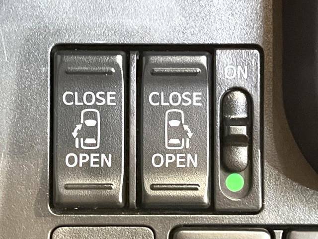 【問合せ：0749-27-4907】【両側パワースライドドア】スマートキーや運転席のスイッチで後席両側スライドドアの開閉が可能♪電動だから力を入れてドアを開ける必要が無く、小さなお子様でも簡単開閉