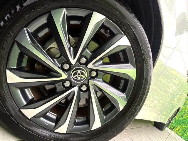 【純正17インチアルミホイール】外観にマッチした純正アルミホイールを装着しております。各種社外アルミホイールや、スタッドレスタイヤも取扱いしております。是非ご相談ください♪