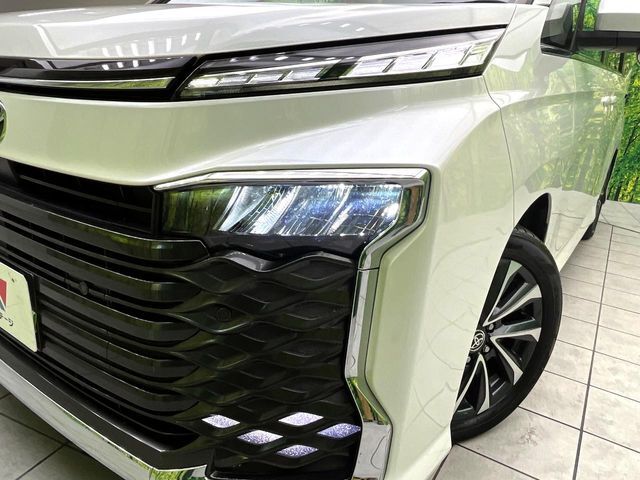 【LEDヘッドライト】悪天候や夜間走行時も良好な視界を確保し安心して運転できる高輝度LEDヘッドライトを装備！点灯速度が早く、消費電力も抑えられています。