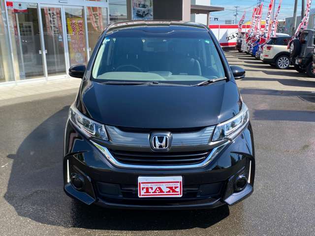 ◆本店　普通車総在庫台数約100台◆軽スマイル館　軽自動車専門店！◆アーバン館　リース＆フラット7！◆Vivid館　お買い得車！全4店舗営業中！！
