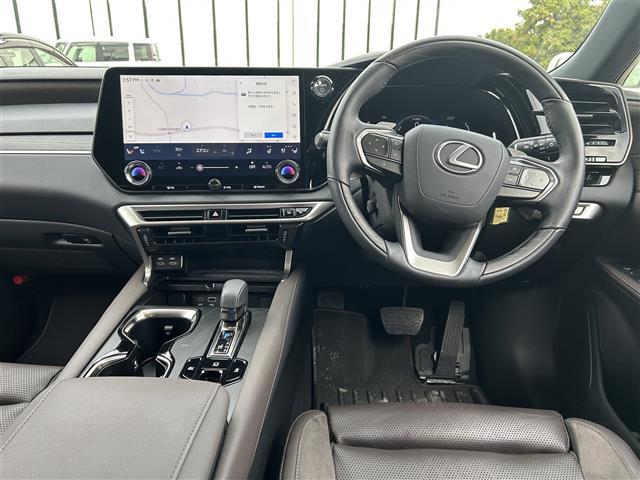 【インパネ全体】全方位で視界が広く、高い目線で運転もしやすいです！