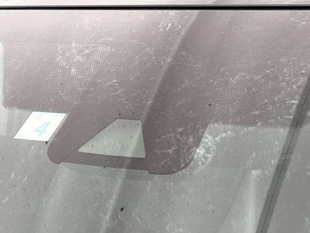 【トヨタセーフティセンス】走行中に前方の車両等を認識し、衝突しそうな時は警報とブレーキで衝突回避と被害軽減をアシスト。より安全にドライブをお楽しみいただけます。