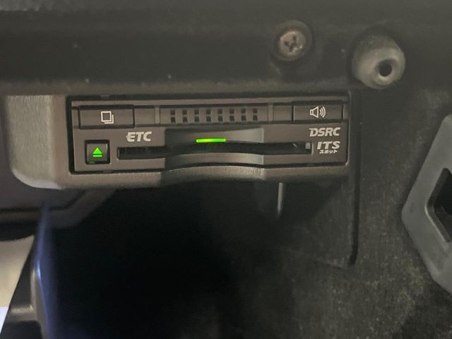 【ETC】高速道路の料金所をストレスなく通過！話題のスポットやサービスエリアに多い「スマートIC」利用時は必須のアイテムです。当店でセットアップを実施、ご納車当日からすぐにご利用いただけます！